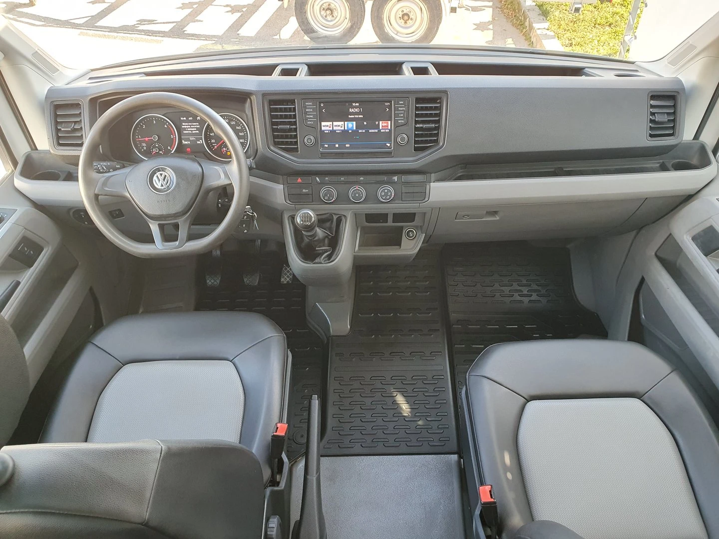 VW Crafter 35 DC Truck M TDI предно - изображение 6