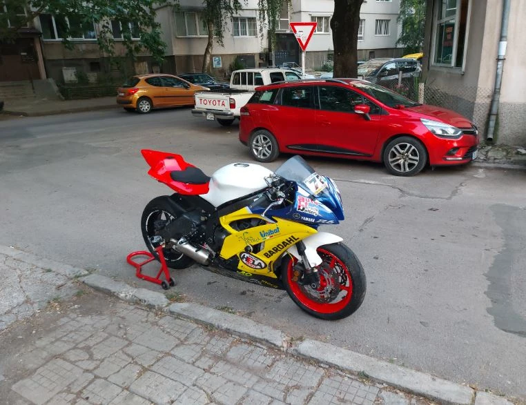Yamaha YZF-R6 Race Bike - изображение 2