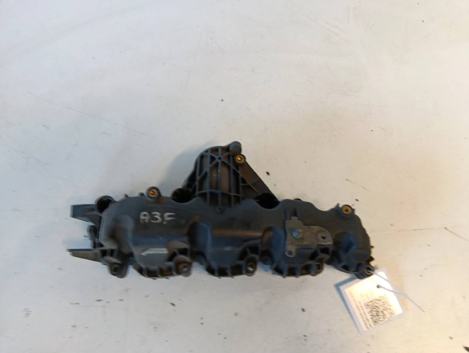 всмукателен колектор 2.0 TDI 03L129711AG Audi A3
