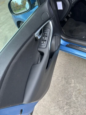 Volvo V40 2.0 D2 Summum, снимка 12