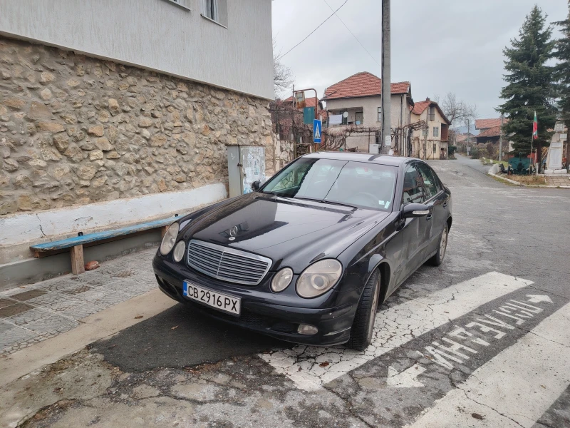 Mercedes-Benz E 220, снимка 1 - Автомобили и джипове - 48250937