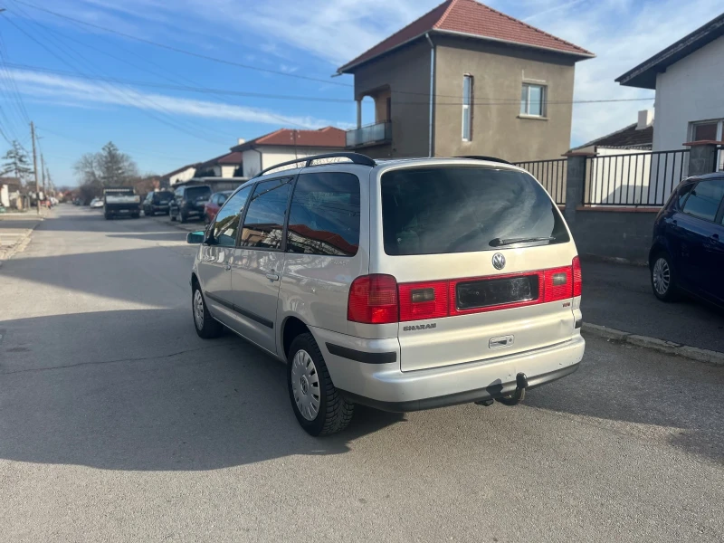 VW Sharan 1.9 TDI 131кс 7места, снимка 3 - Автомобили и джипове - 49424057