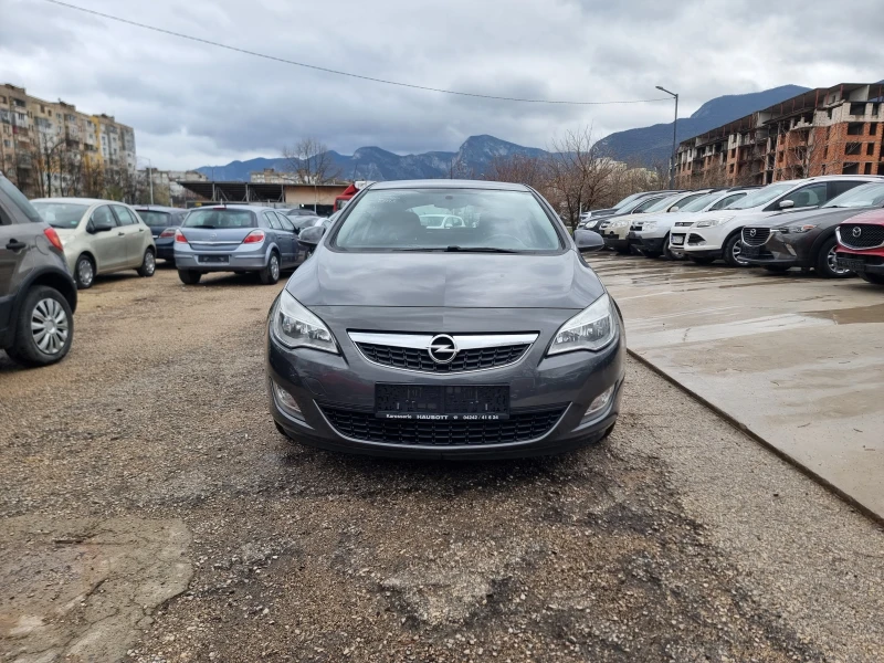 Opel Astra 1.4I, снимка 1 - Автомобили и джипове - 49531905