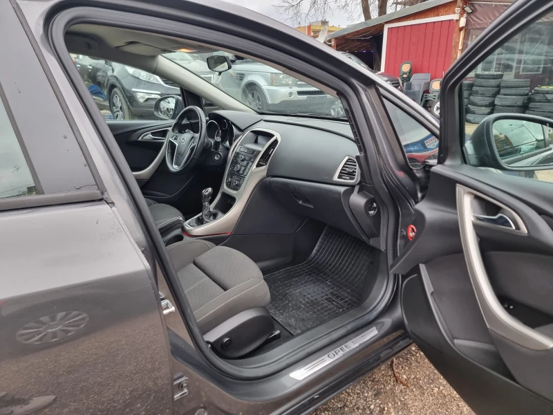 Opel Astra 1.4I, снимка 15 - Автомобили и джипове - 49531905