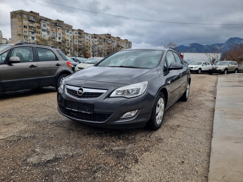 Opel Astra 1.4I, снимка 2 - Автомобили и джипове - 49531905