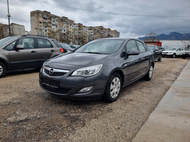 Opel Astra 1.4I, снимка 3 - Автомобили и джипове - 49531905