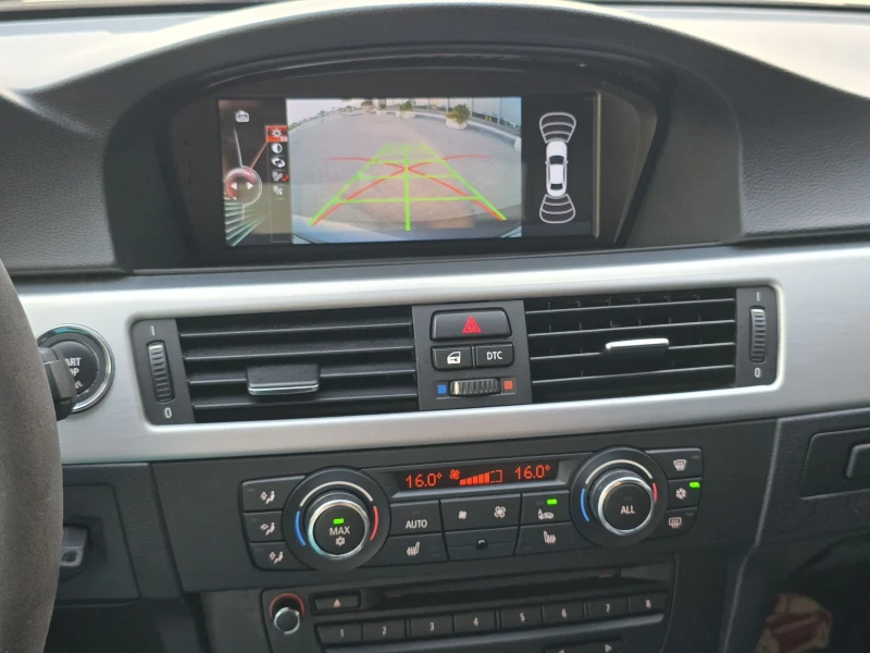 BMW 320 320i/M-PACK/NAVI/KAMERA/KSENON/KEYlES-GOO, снимка 14 - Автомобили и джипове - 51110869