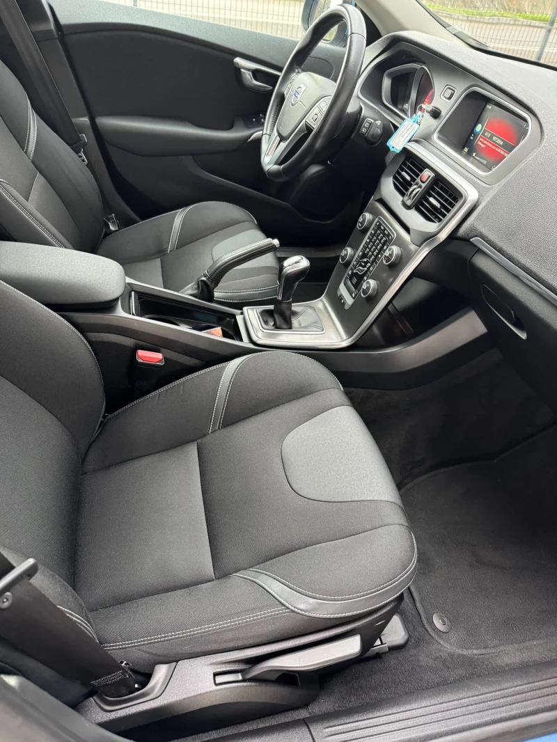 Volvo V40 2.0 D2 Summum, снимка 10 - Автомобили и джипове - 52365270