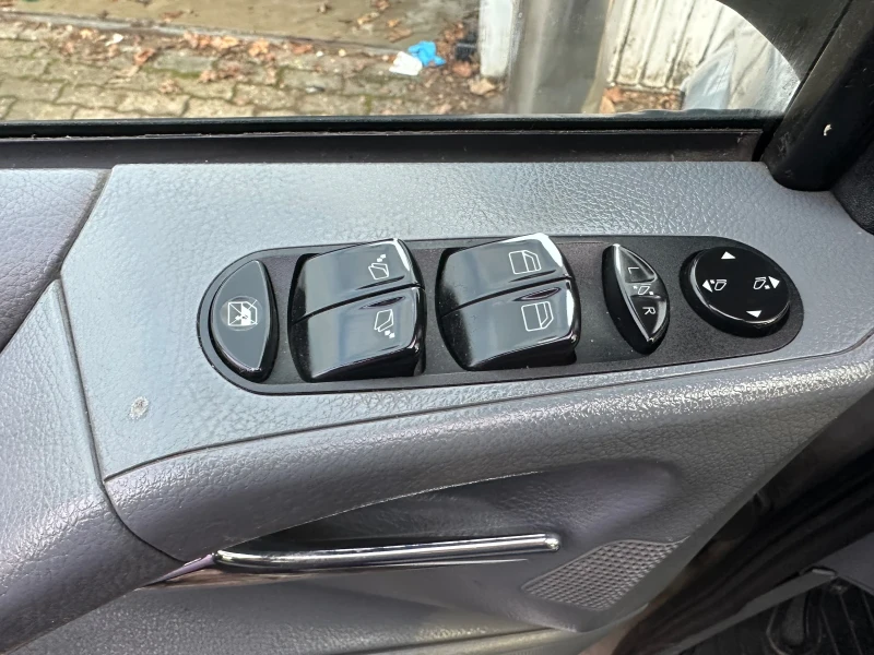 Mercedes-Benz Viano CDI 150 PS, снимка 12 - Автомобили и джипове - 52883077