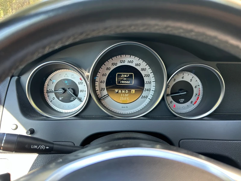 Mercedes-Benz C 180 Amg, снимка 6 - Автомобили и джипове - 53123754