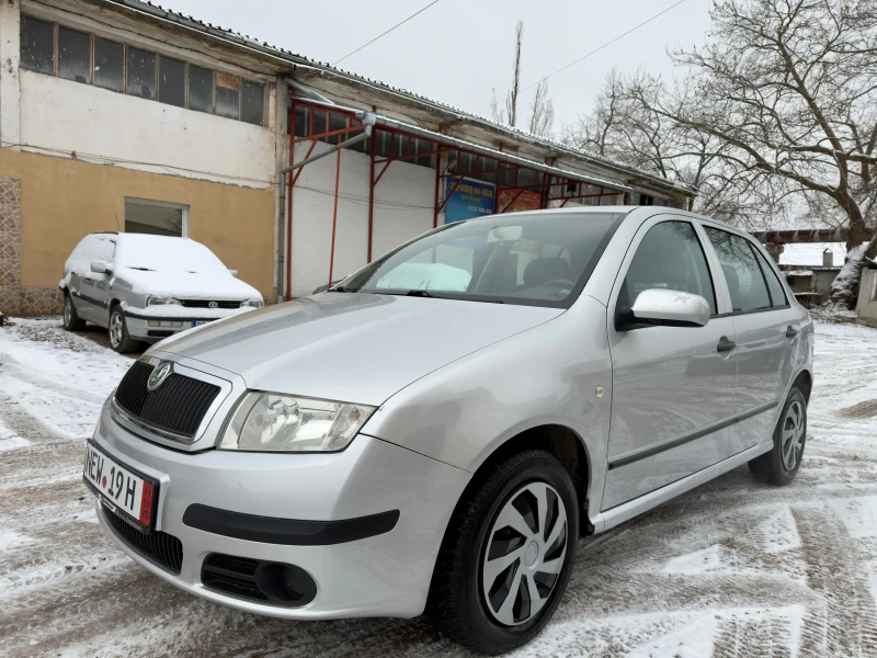 Skoda Fabia 1.4i 16V, снимка 6 - Автомобили и джипове - 53131923
