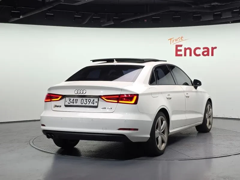 Audi A3 1.6 TDI, снимка 2 - Автомобили и джипове - 54125545