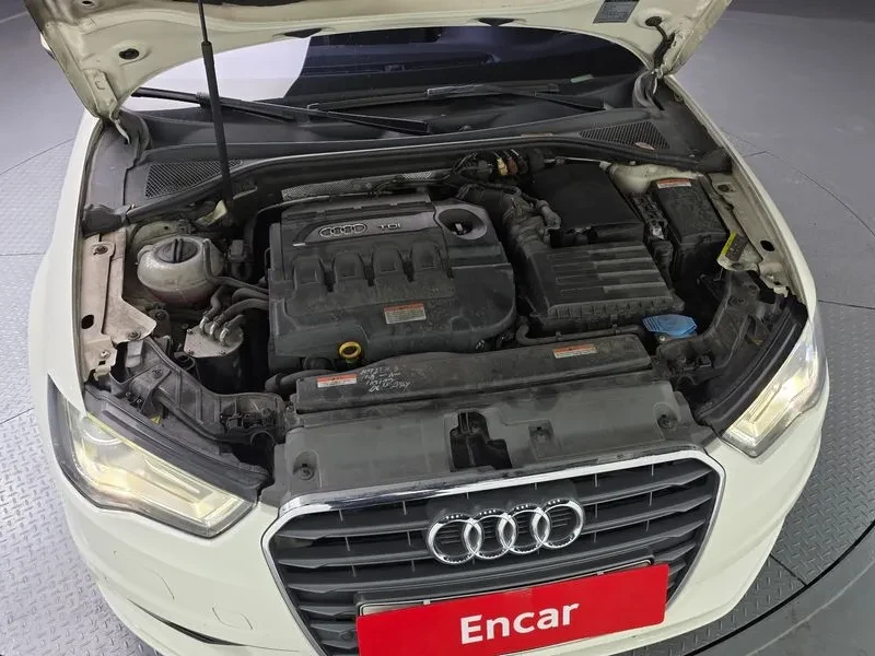 Audi A3 1.6 TDI, снимка 6 - Автомобили и джипове - 54125545