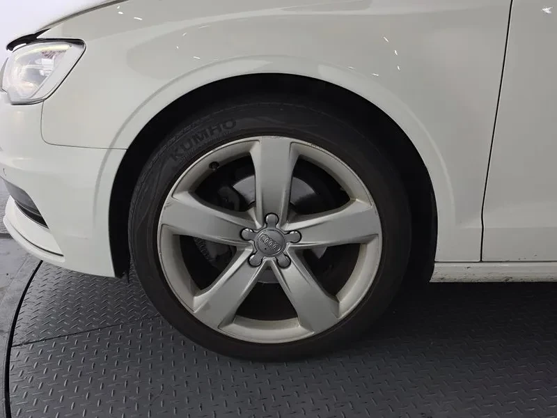 Audi A3 1.6 TDI, снимка 5 - Автомобили и джипове - 54125545