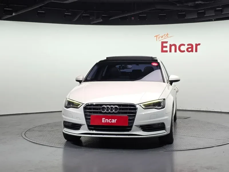 Audi A3 1.6 TDI, снимка 3 - Автомобили и джипове - 54125545