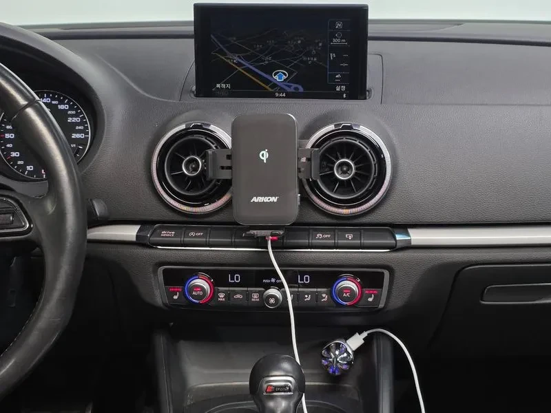 Audi A3 1.6 TDI, снимка 14 - Автомобили и джипове - 54125545