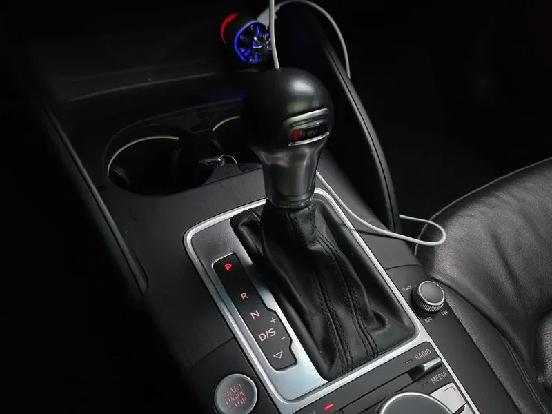 Audi A3 1.6 TDI, снимка 9 - Автомобили и джипове - 54125545