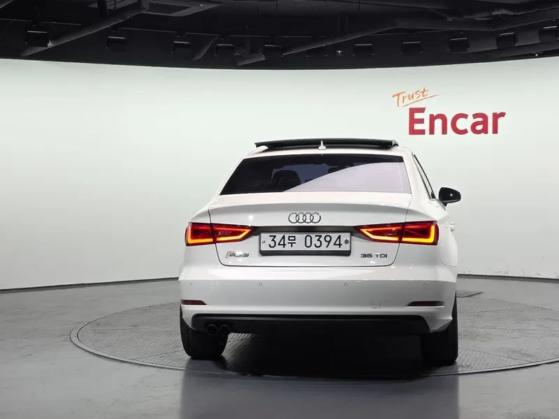 Audi A3 1.6 TDI, снимка 4 - Автомобили и джипове - 54125545