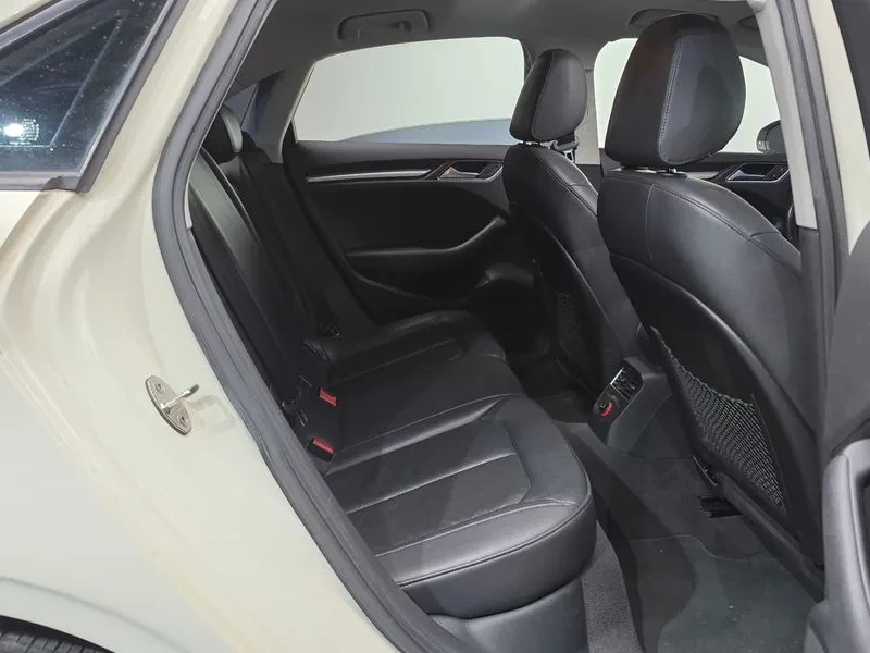 Audi A3 1.6 TDI, снимка 12 - Автомобили и джипове - 54125545