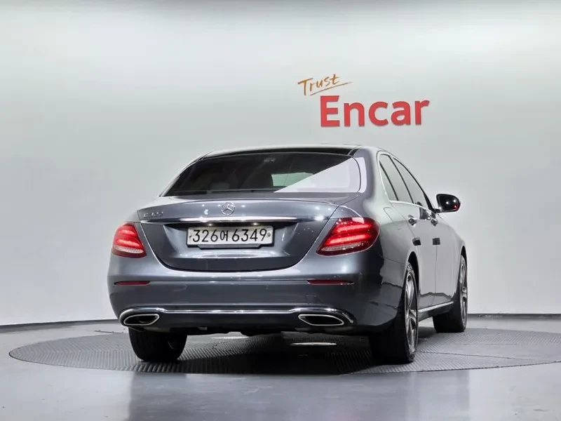 Mercedes-Benz E 300 САМО 30% АВАНС, снимка 4 - Автомобили и джипове - 56266608