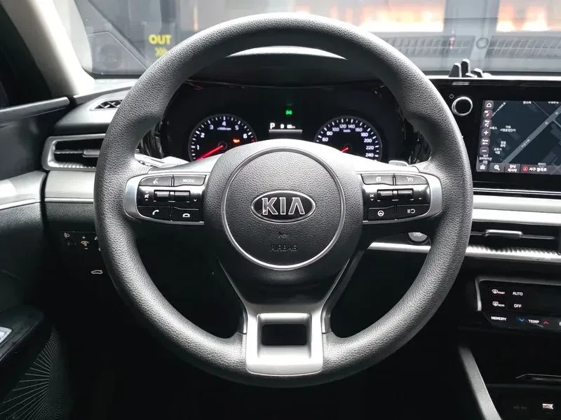 Kia K5 2.0 Trendy, снимка 10 - Автомобили и джипове - 56503245