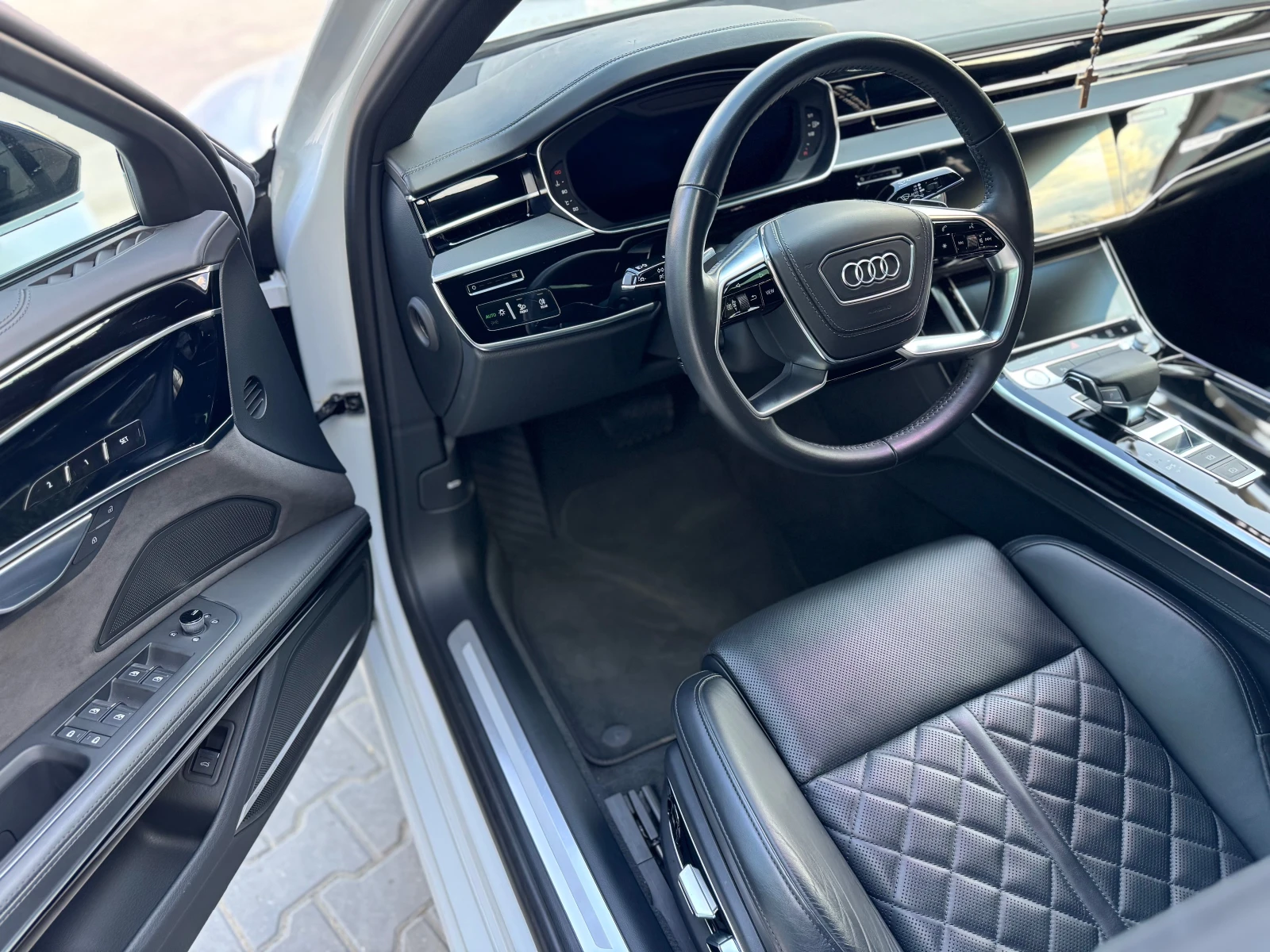Audi A8 Full S-Line* Black Line* B&O* Laser* 360 - изображение 10