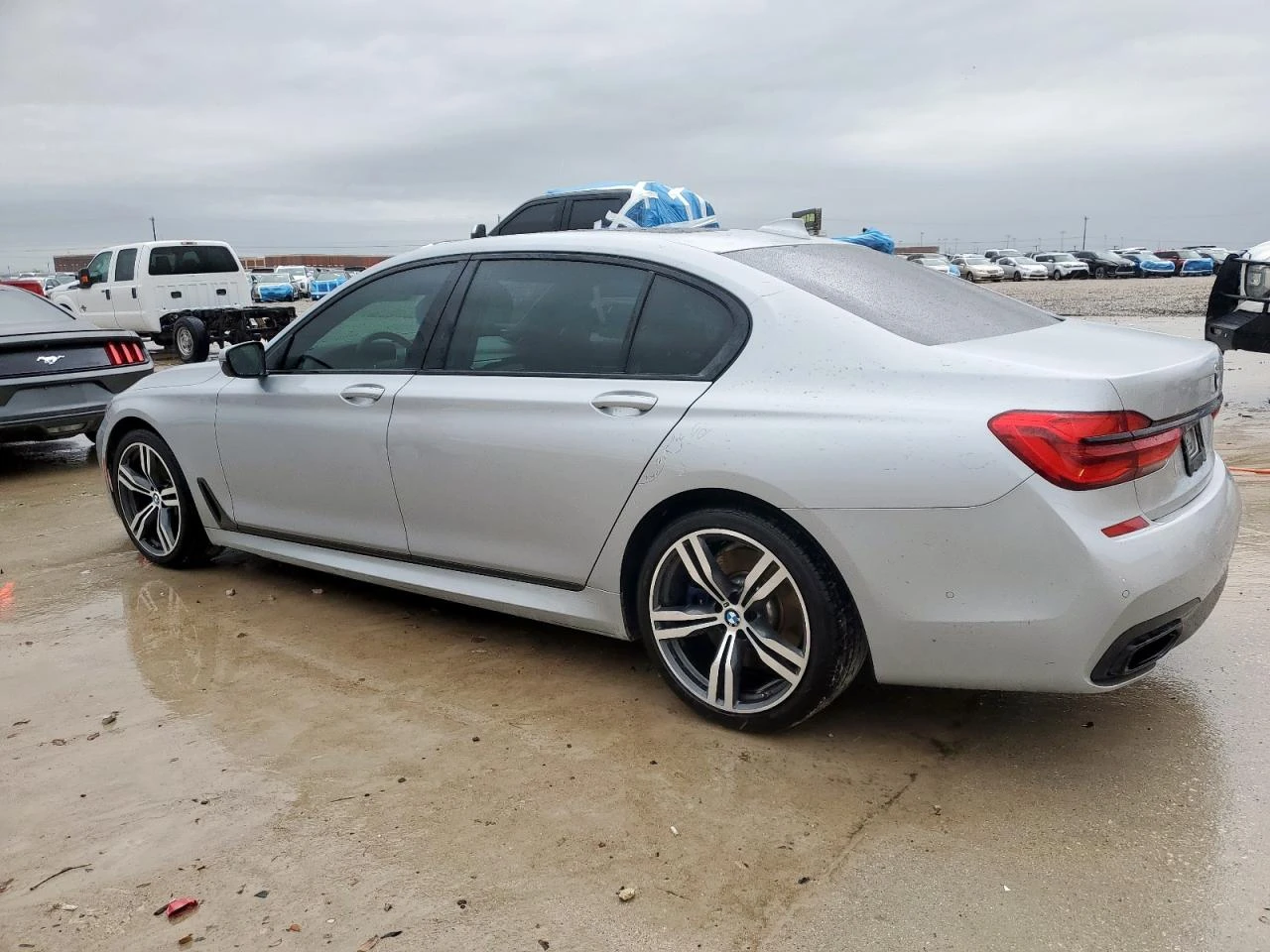 BMW 750 I* M PACK* Soft close* 360* Масаж* Аmbient - изображение 2