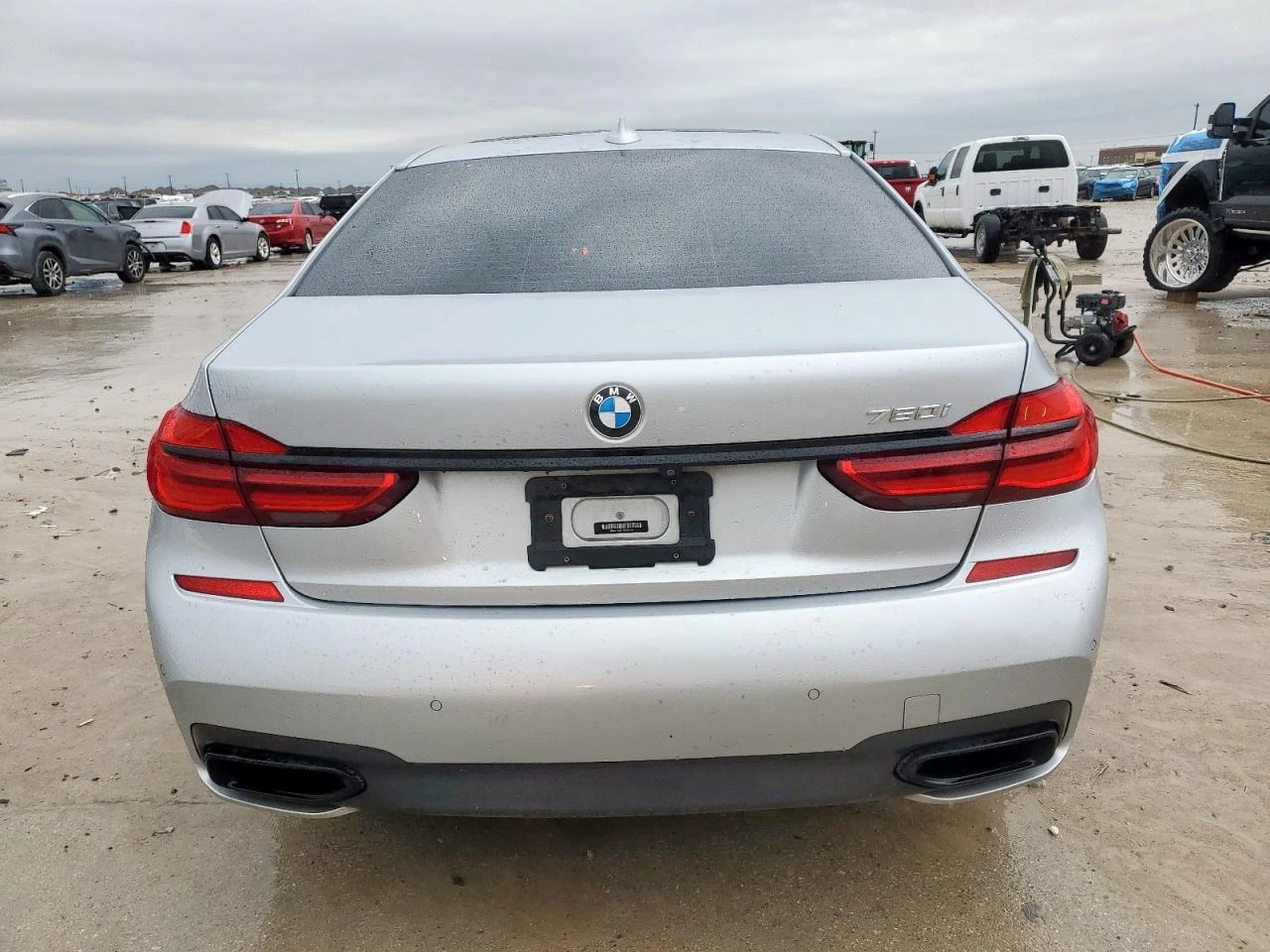 BMW 750 I* M PACK* Soft close* 360* Масаж* Аmbient - изображение 6