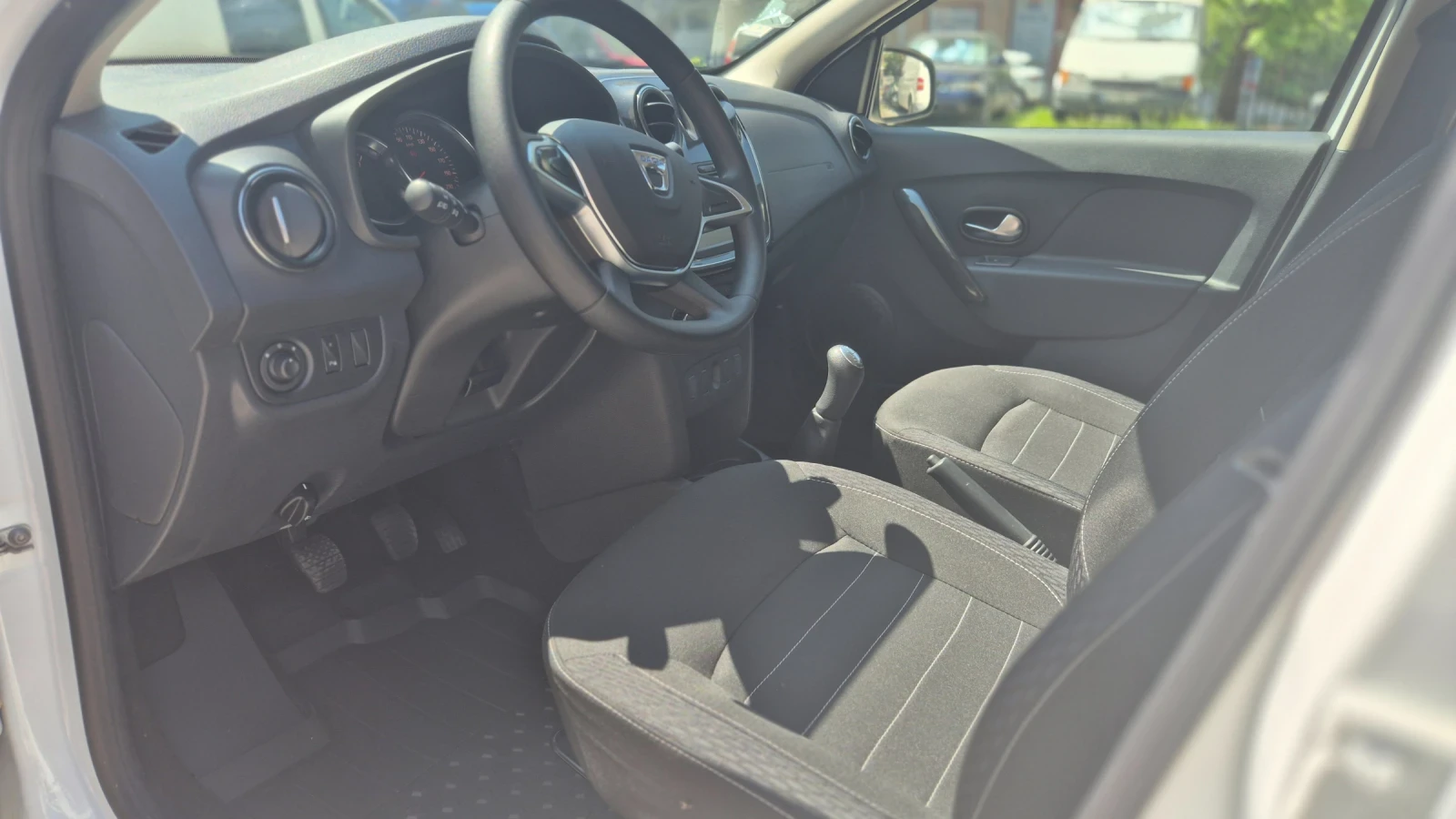 Dacia Logan 1.0  - изображение 5
