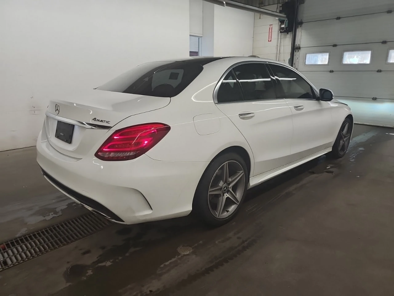 Mercedes-Benz C 300 * CARFAX * АВТО КРЕДИТ * ЦЕНА ДО БГ! - изображение 6