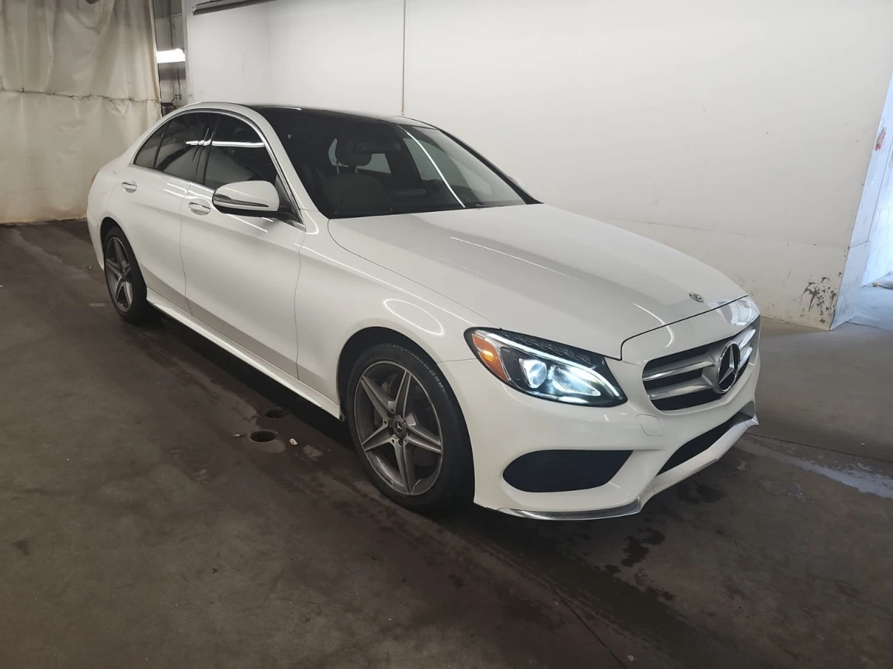 Mercedes-Benz C 300 * CARFAX * АВТО КРЕДИТ * ЦЕНА ДО БГ! - изображение 3