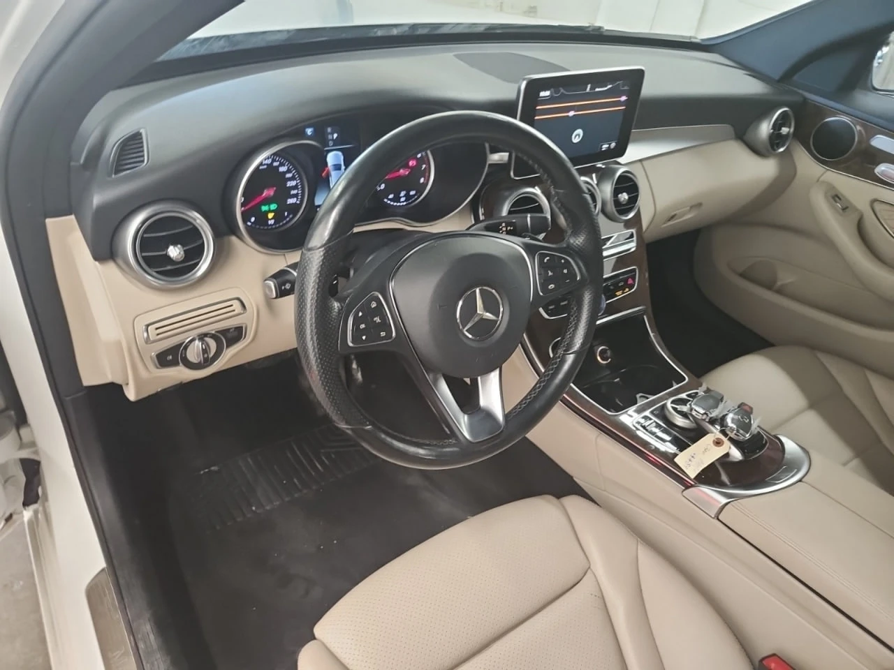 Mercedes-Benz C 300 * CARFAX * АВТО КРЕДИТ * ЦЕНА ДО БГ! - изображение 9