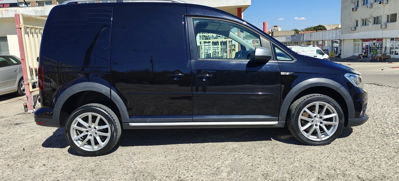 VW Caddy 2.0D-AUTO-ALLTRACK - изображение 8
