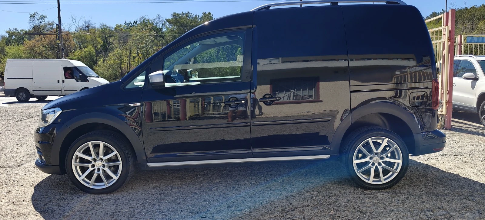 VW Caddy 2.0D-AUTO-ALLTRACK - изображение 4