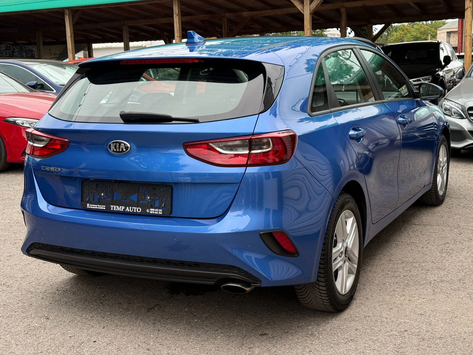 Kia Ceed 1.4I* 99к.с* 6ск* LED* СЕРВИЗНА КНИЖКА С ПЪЛНА ИСТ - изображение 5