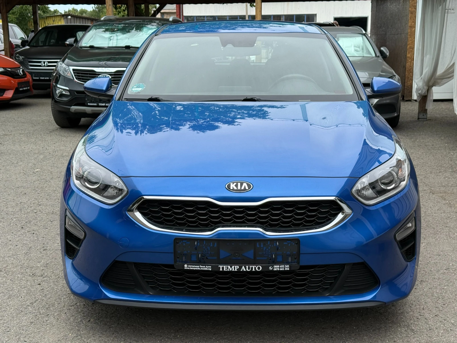 Kia Ceed 1.4I* 99к.с* 6ск* LED* СЕРВИЗНА КНИЖКА С ПЪЛНА ИСТ - изображение 2