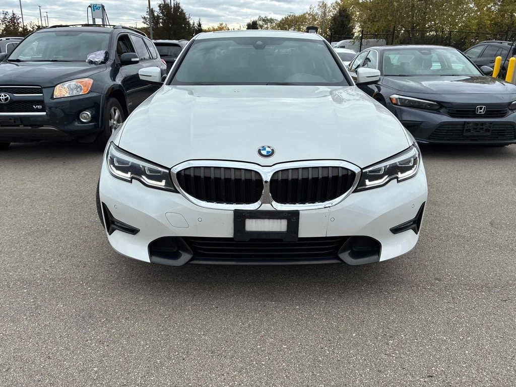 BMW 330 * 330i xDrive * CARFAX * БЕЗ ПЪРВОНАЧАЛНА ВНОСКА - изображение 6