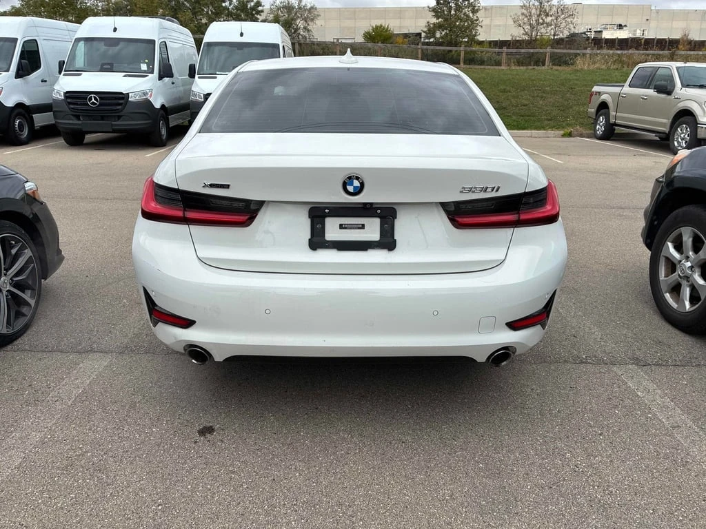 BMW 330 * 330i xDrive * CARFAX * БЕЗ ПЪРВОНАЧАЛНА ВНОСКА - изображение 4