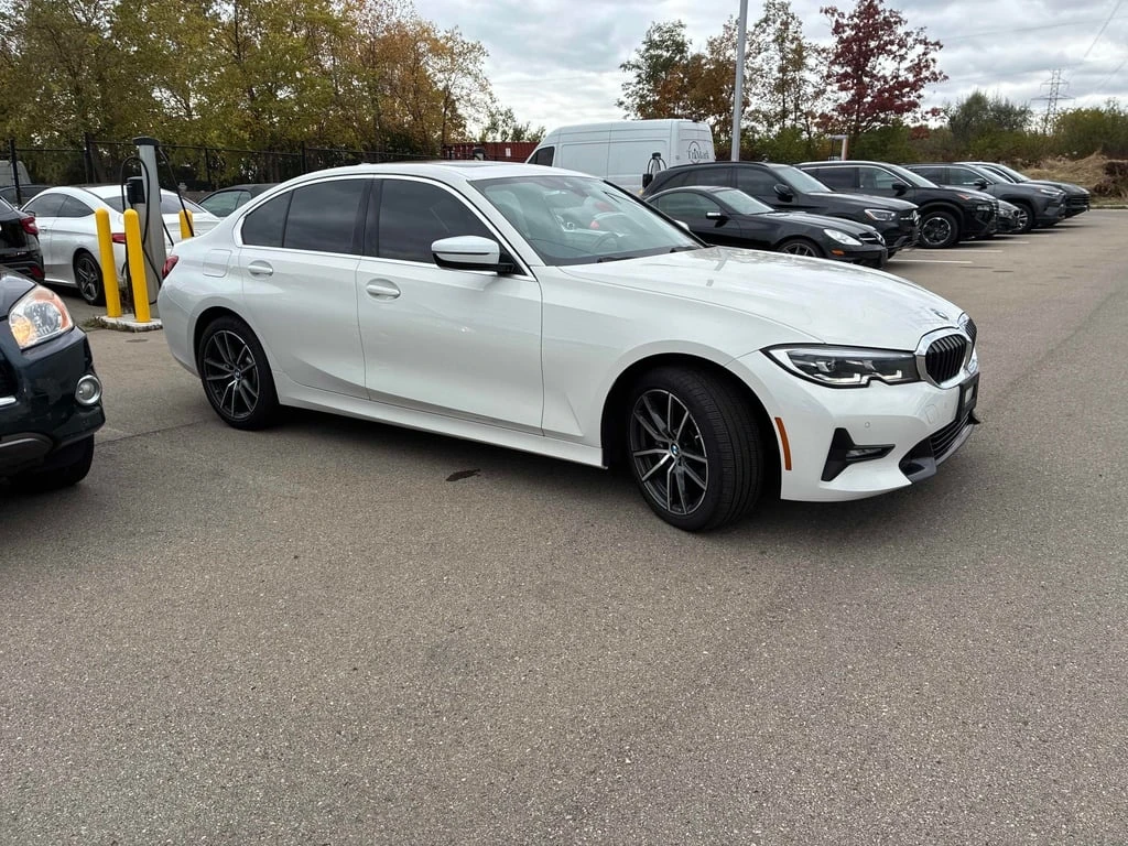 BMW 330 * 330i xDrive * CARFAX * БЕЗ ПЪРВОНАЧАЛНА ВНОСКА - изображение 3