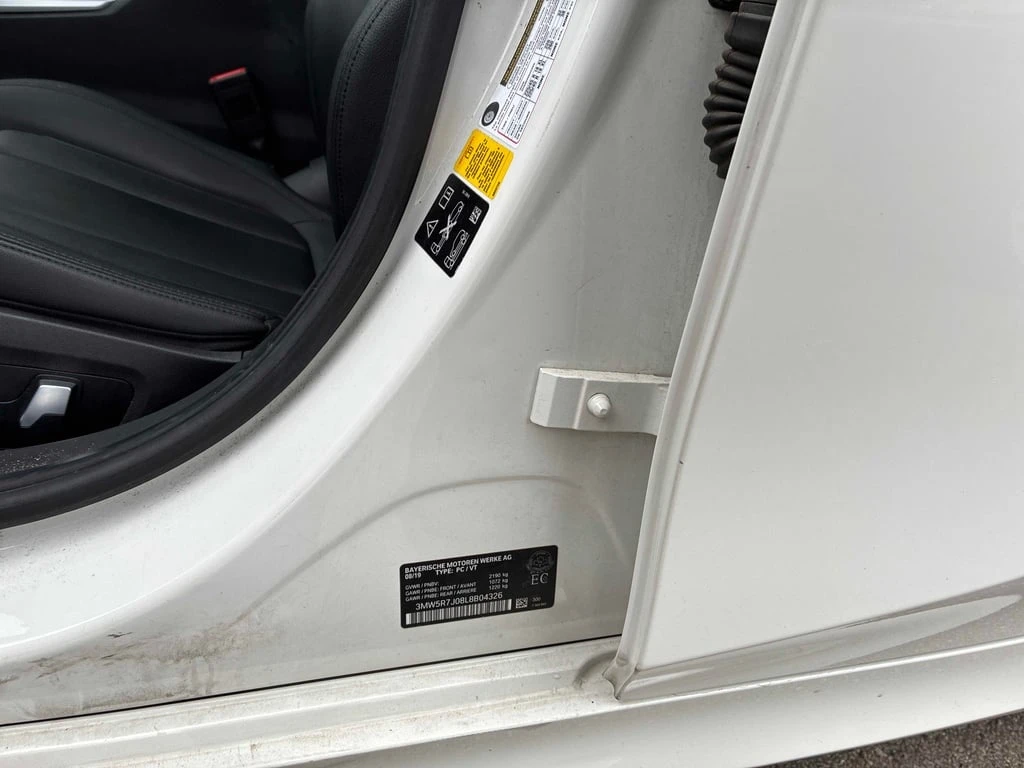 BMW 330 * 330i xDrive * CARFAX * БЕЗ ПЪРВОНАЧАЛНА ВНОСКА - изображение 10