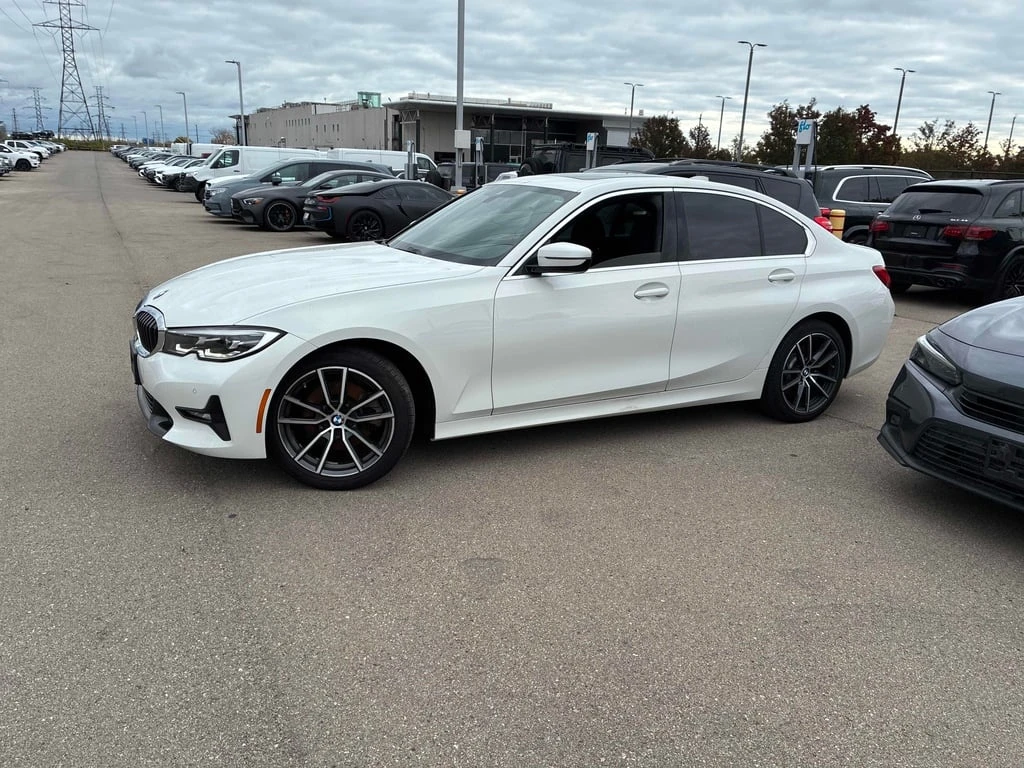 BMW 330 * 330i xDrive * CARFAX * БЕЗ ПЪРВОНАЧАЛНА ВНОСКА - изображение 2