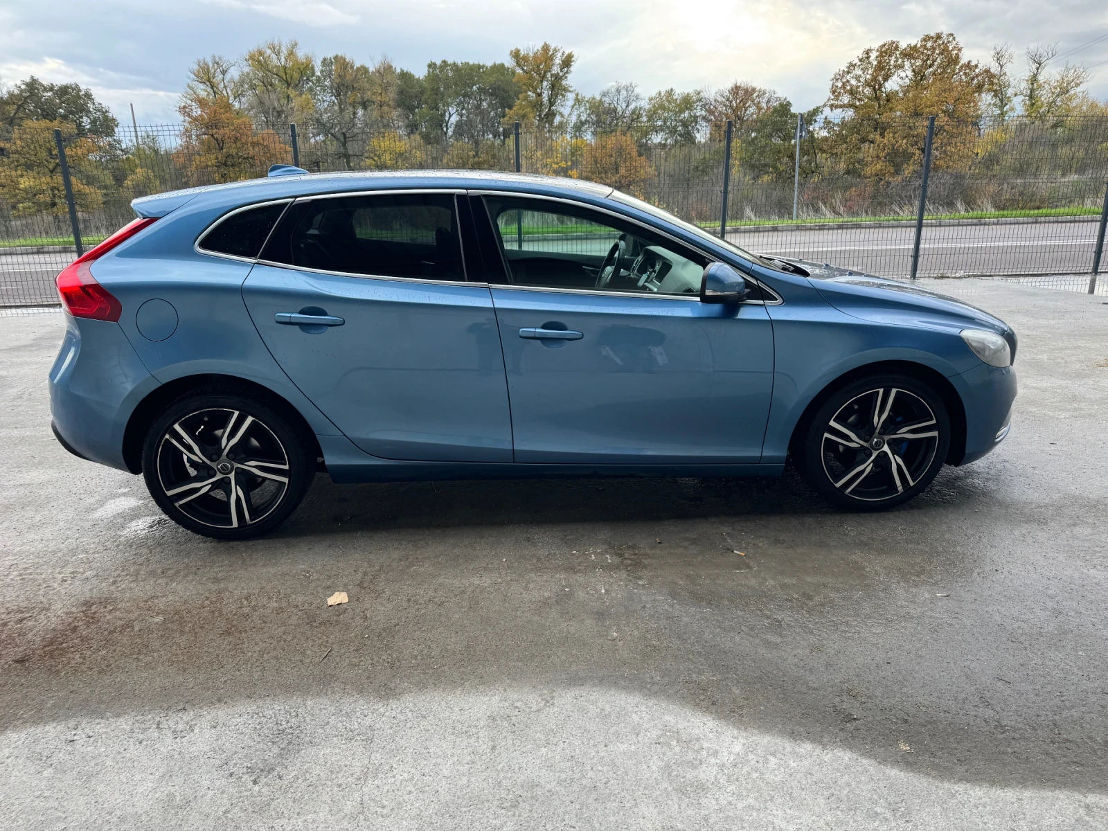 Volvo V40 2.0 D2 Summum - изображение 4