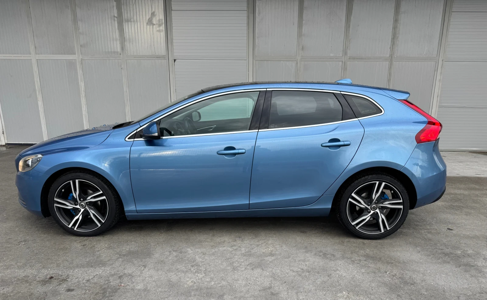 Volvo V40 2.0 D2 Summum - изображение 3