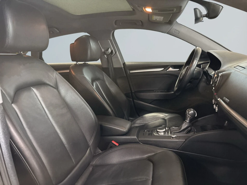 Audi A3 * АВТО КРЕДИТ* ЦЕНА ДО БГ * СЕРВИЗНА ИСТОРИЯ *  - изображение 9