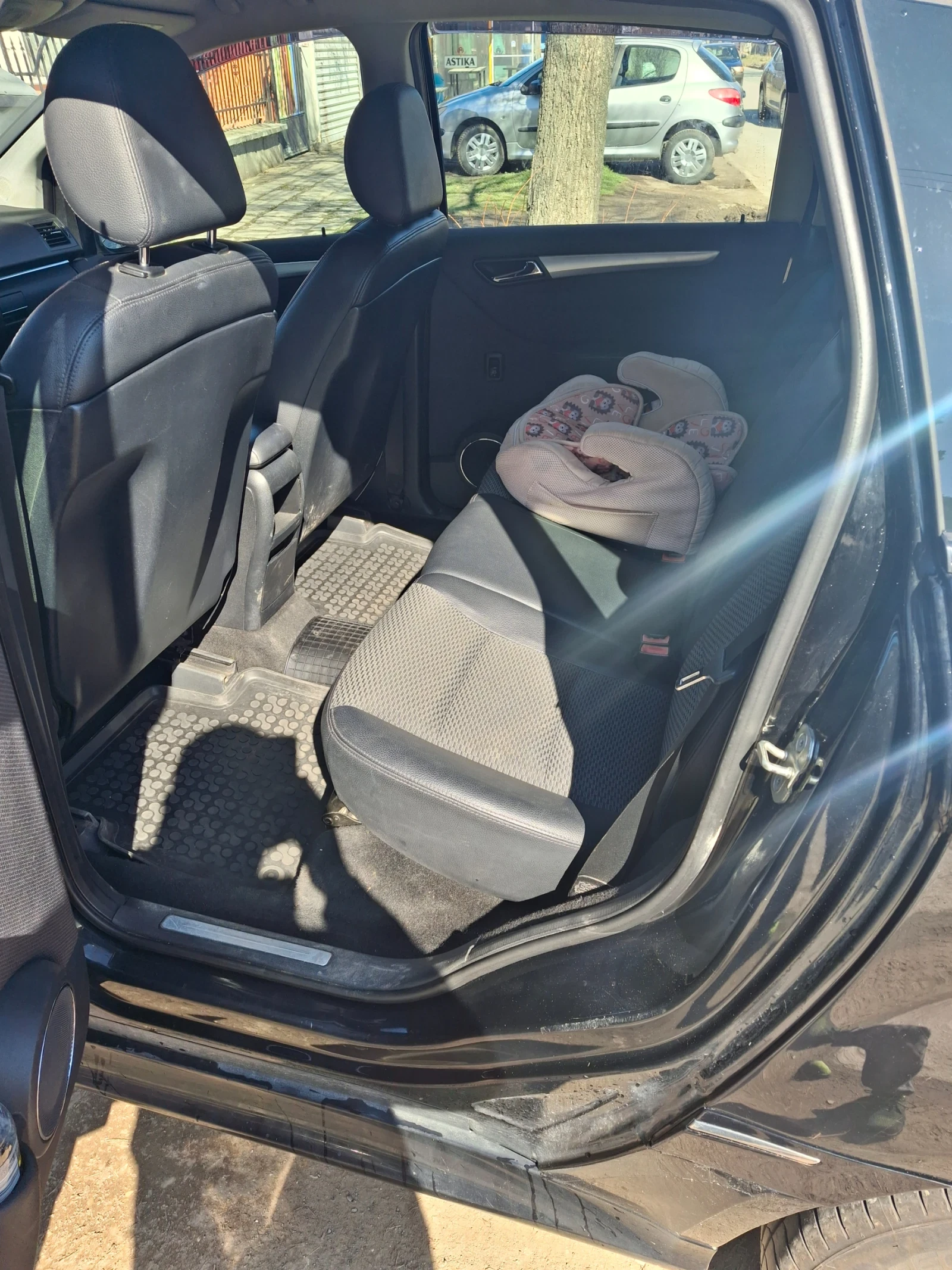 Mercedes-Benz B 170 Sport, снимка 5 - Автомобили и джипове - 53726686