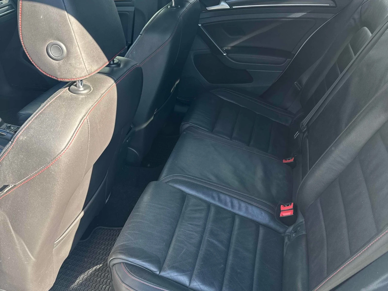 VW Golf GTI С РЕГИСТРАЦИЯ & АВТО КРЕДИТ, снимка 13 - Автомобили и джипове - 54047344