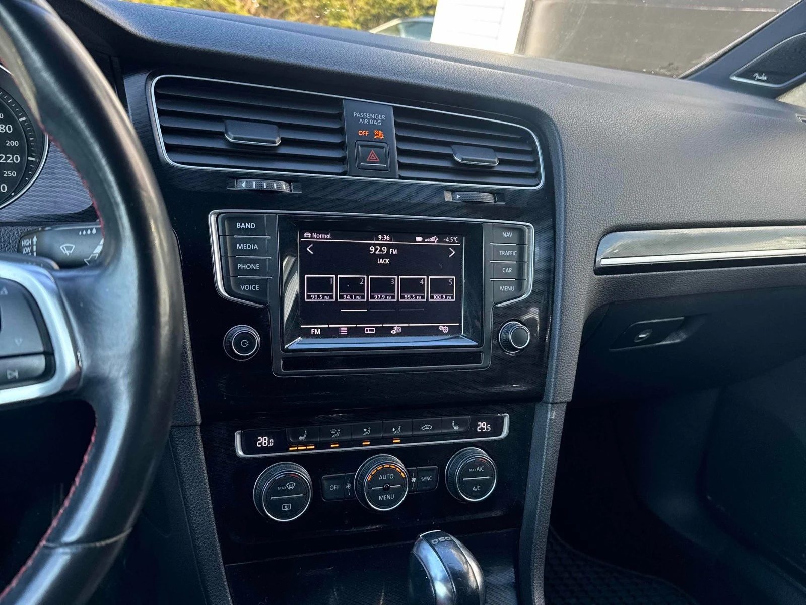 VW Golf GTI С РЕГИСТРАЦИЯ & АВТО КРЕДИТ, снимка 9 - Автомобили и джипове - 54047344