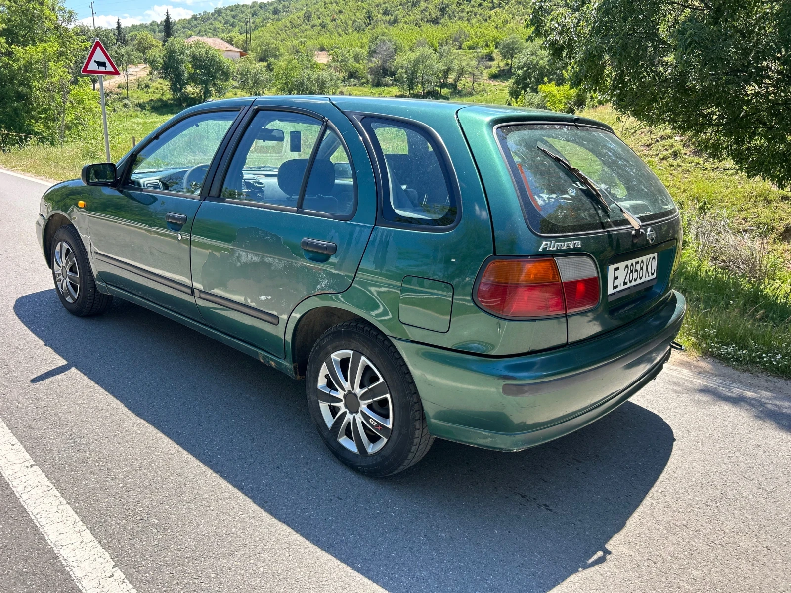 Nissan Almera 1.4 БЕНЗИН, снимка 5 - Автомобили и джипове - 54553402