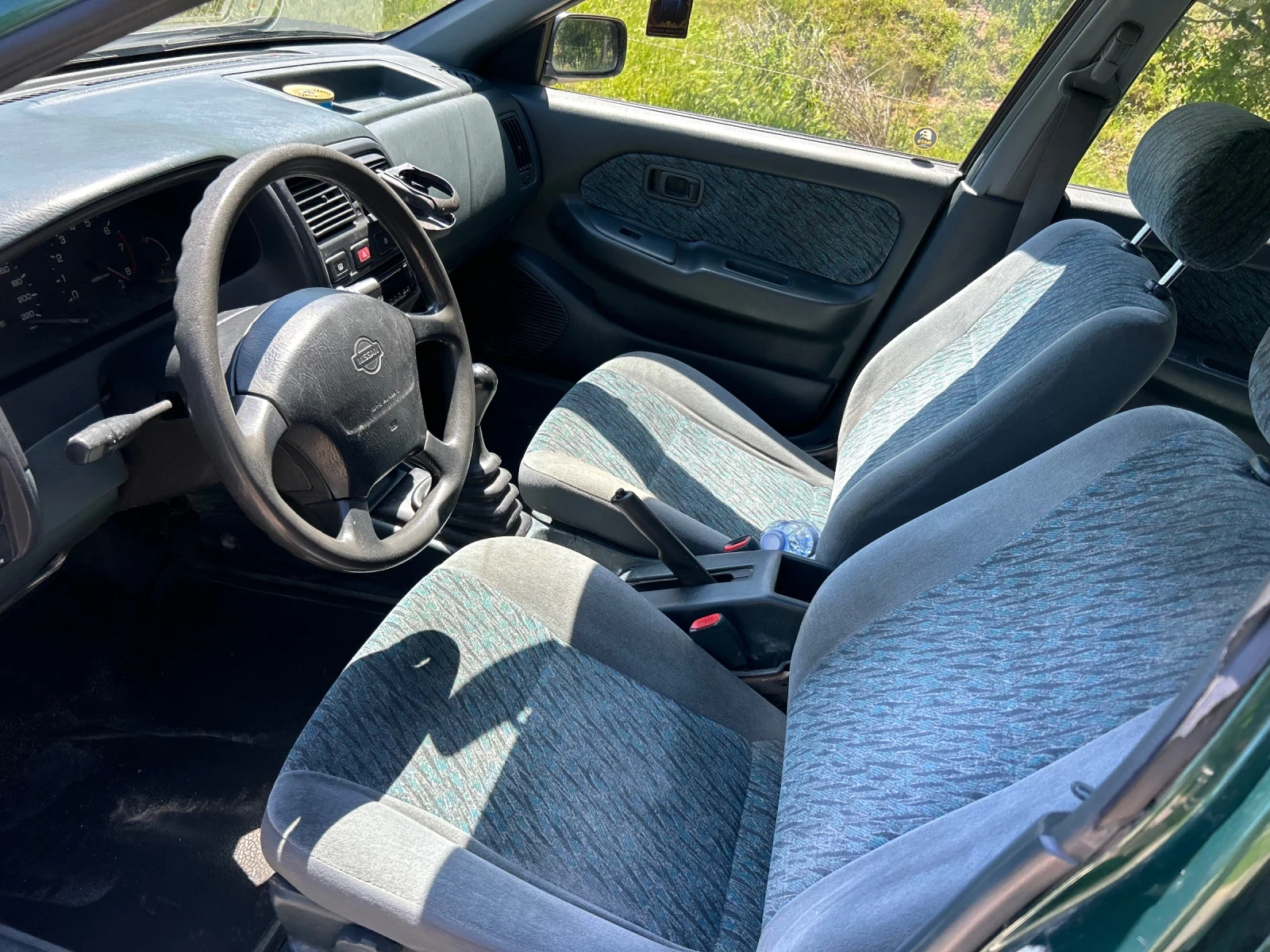 Nissan Almera 1.4 БЕНЗИН, снимка 16 - Автомобили и джипове - 54553402