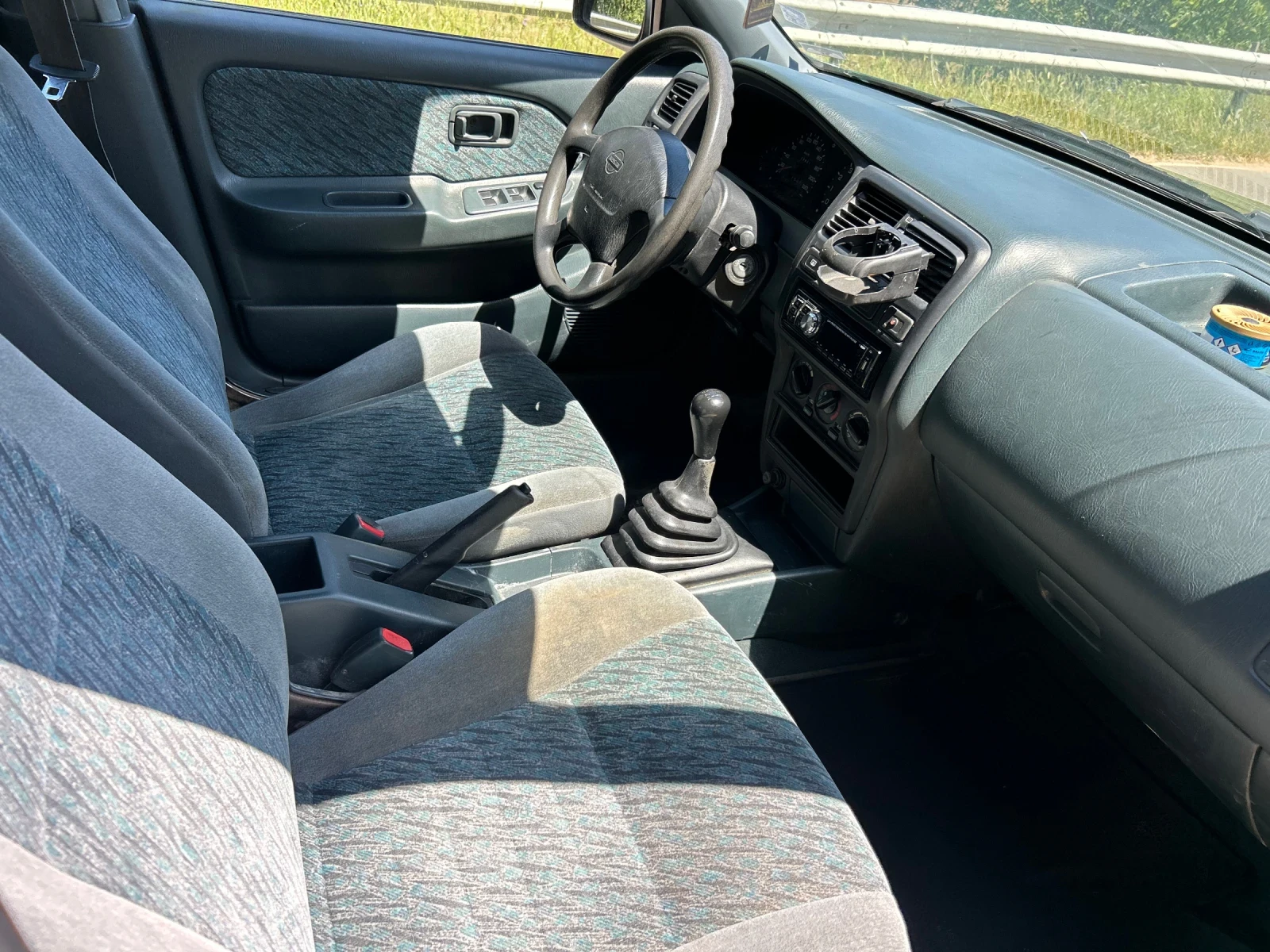 Nissan Almera 1.4 БЕНЗИН, снимка 11 - Автомобили и джипове - 54553402